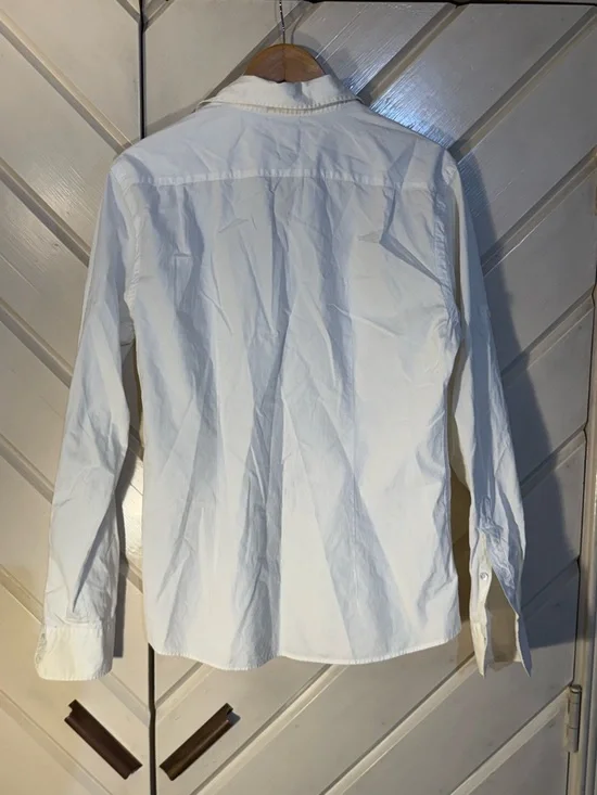 GAP White Shirt with Navy Logo Tag - Picture 2 of 3